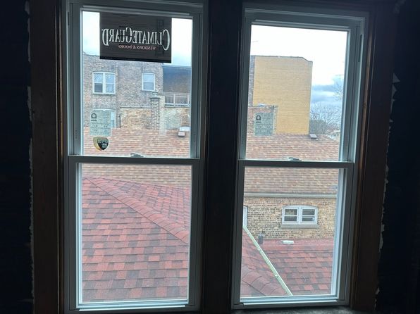 chicago-illinois-2071988333 picture