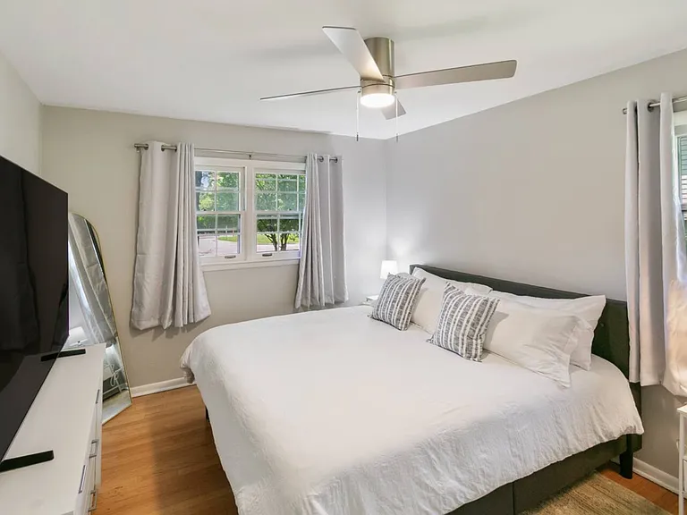 310 Butterfield Ln — Photo 14
