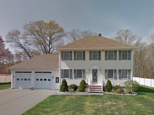 5 Lynn St, Taunton, MA 02780