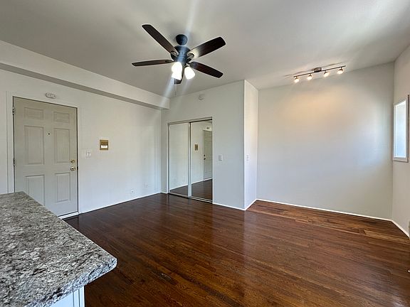 5th image of 5528-30 N Kenmore Ave #309