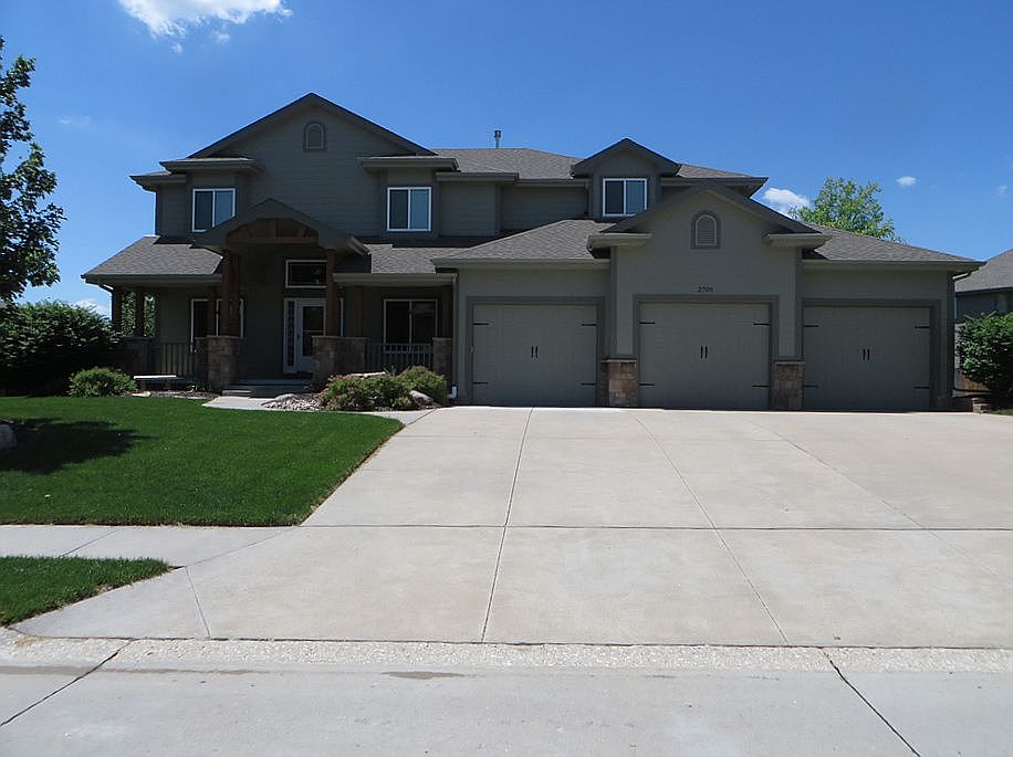 1st image of 2709 Dana Ln