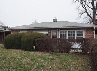 411 Saint Nicholas Dr, Cahokia, IL 62206