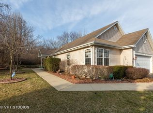 1016 Treeline Ct, Lockport, IL 60441