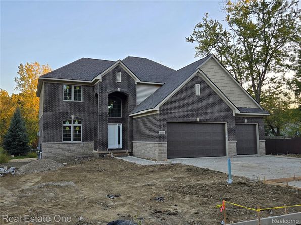 3465 Woodcrest Rd