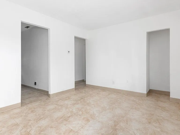 1231 S Denny St — Photo 13