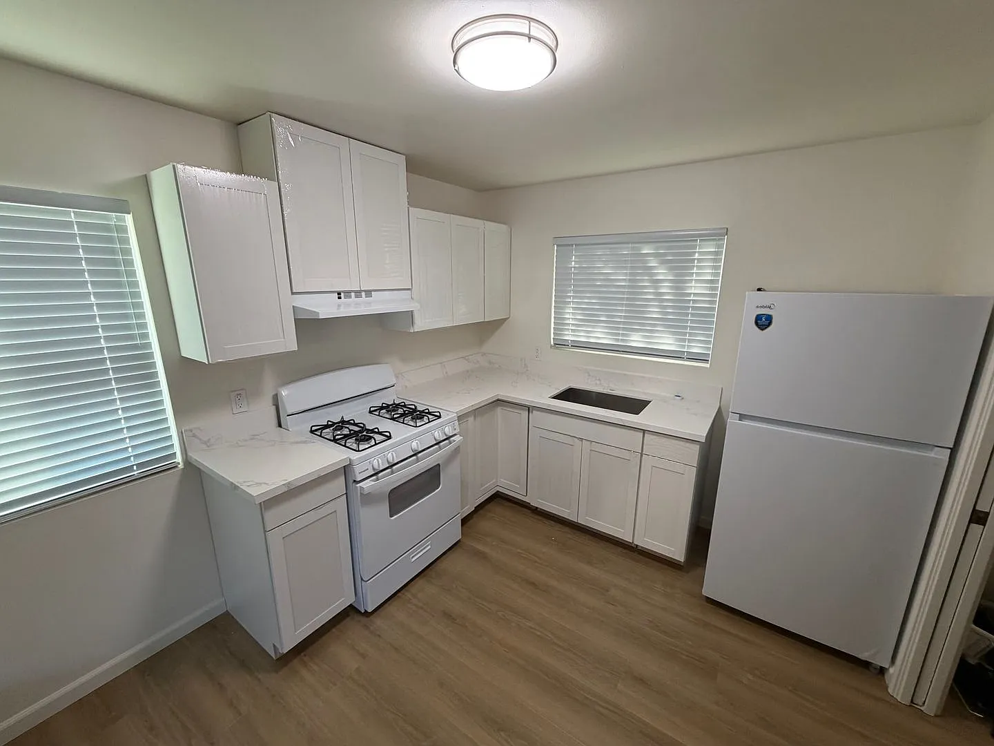 501-503 E Florinda — Photo 4