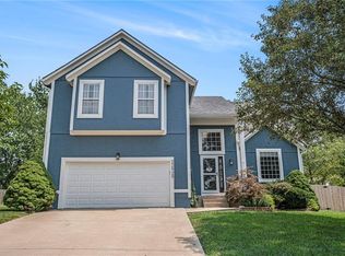 22929 W 49th St, Shawnee, KS 66226