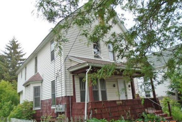2nd image of 8 Phelps St