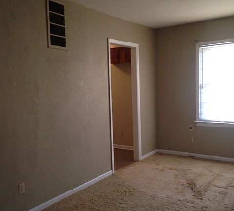 2nd image of 6101 Oakland Ave