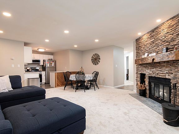 2nd image of 32 Route 103 South #F1