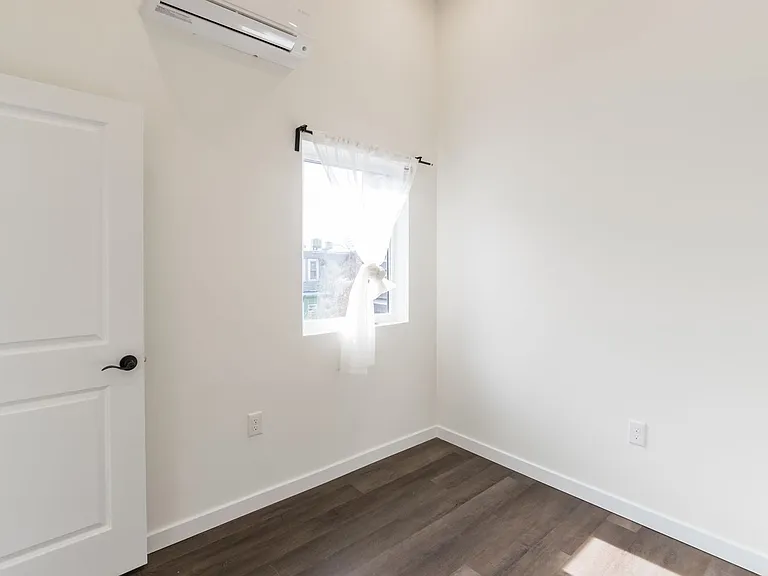 5303 Chester Avenue — Photo 7