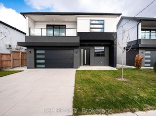 16 Walsh Ave, Toronto, ON M9M1B6