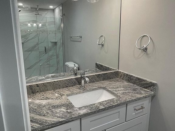 new private bathroom; marble; two shower heads