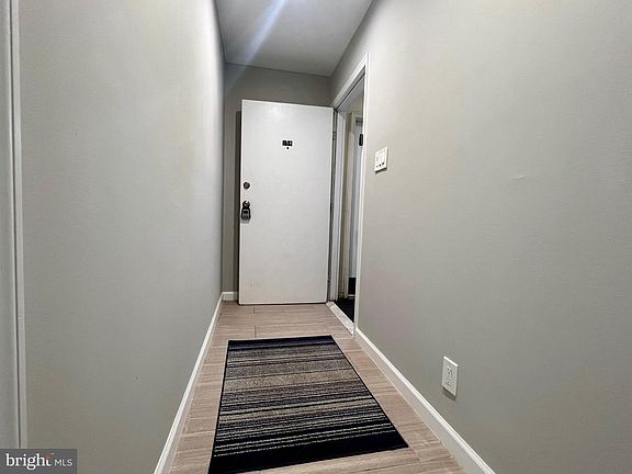 2nd image of 108 N Baylor Dr