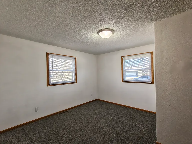 2212 Bartlett Ave — Photo 16