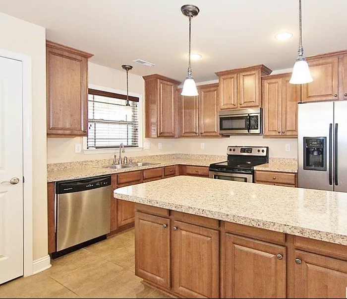3 bed, 2.0 bath, 1732 sqft, $1,695 — Photo 3