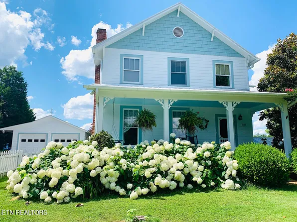 111 Dewdrop Ln, Maryville, TN 37801