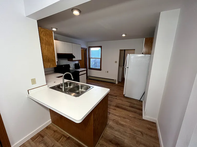 36 Bradbury St #102 — Photo 6
