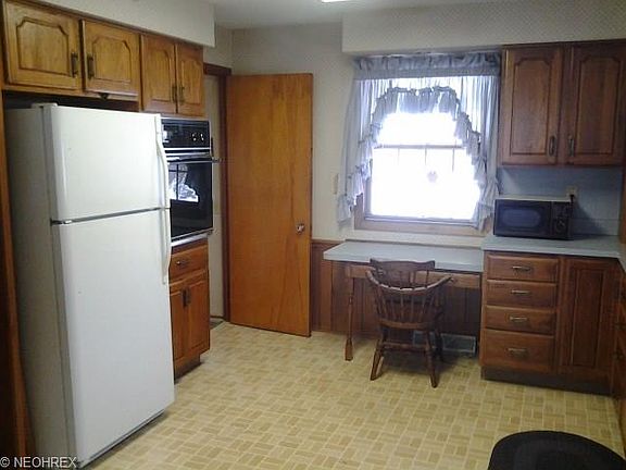 3rd image of 3799 Ayrshire Dr