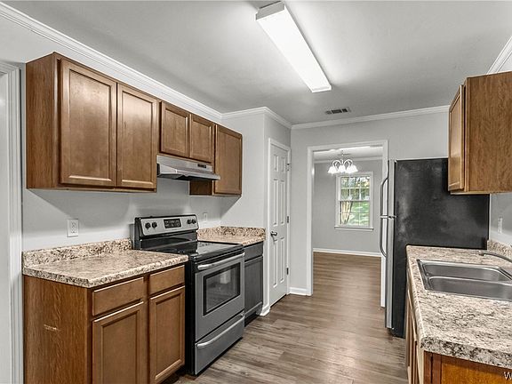 3rd image of 5515 Golden Pond Ave