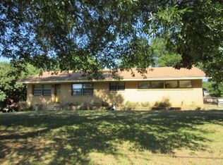 604 Central Ave, Stamps, AR 71860