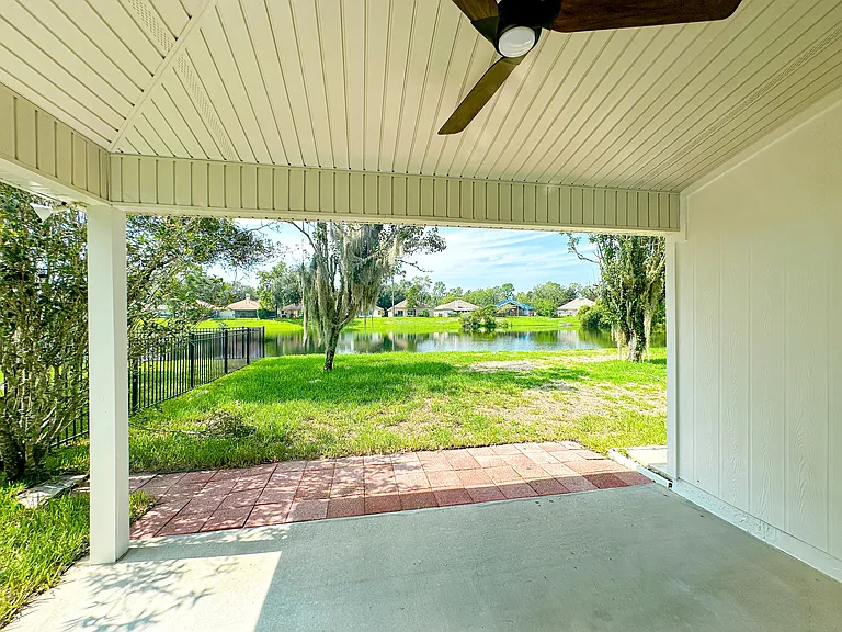 961 N Lilac Loop — Photo 15