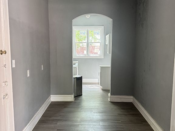4th image of 157 Stonewall St #1