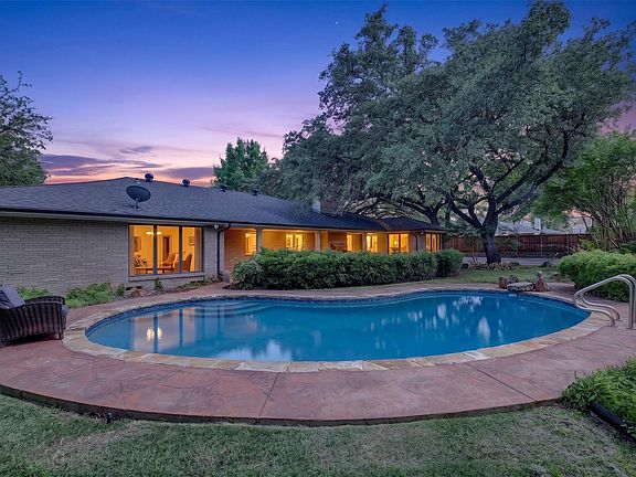 3rd image of 7141 Twin Tree Ln