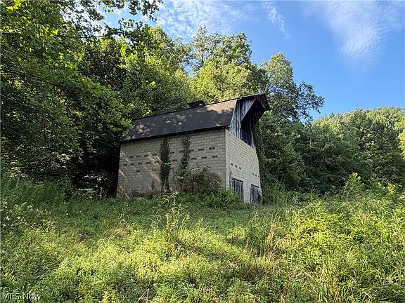 4th image of 1 Mud Fork Rd