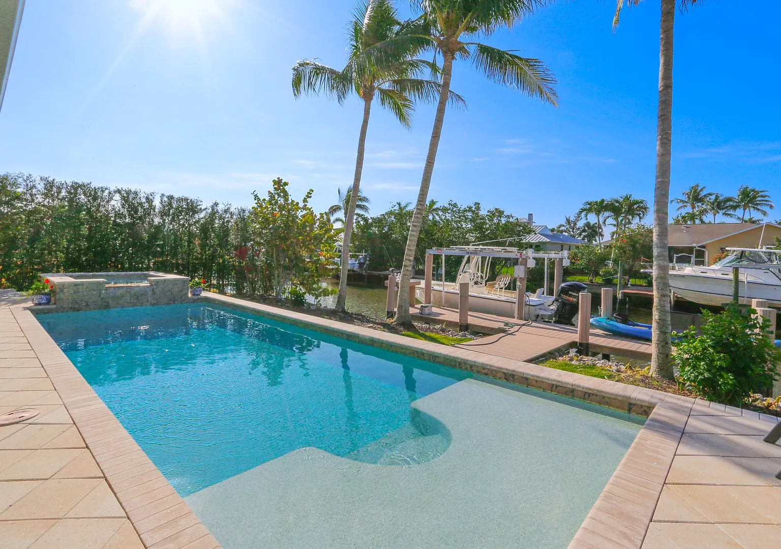 Stunning Pool Home 4beds / 4baths Golden Shores Furnished Seasonal Rental — Photo 1