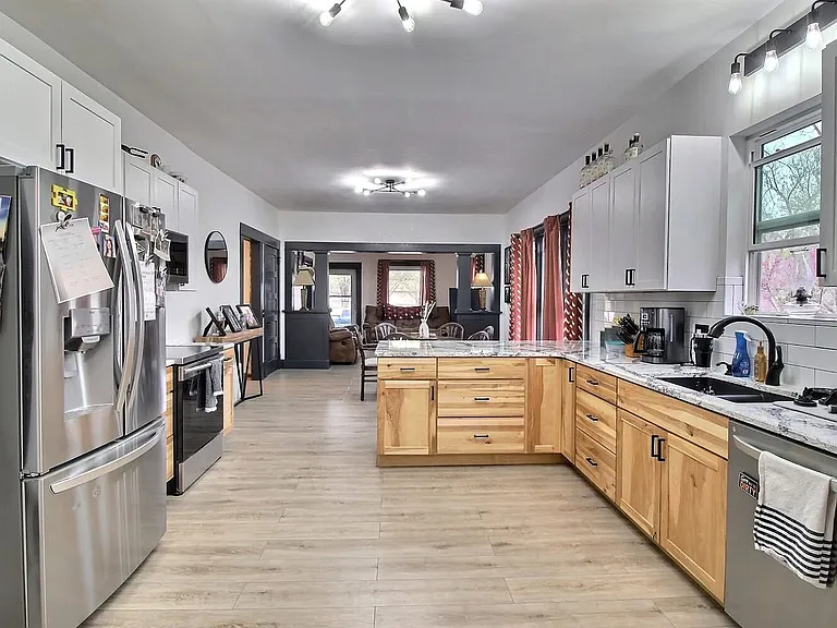 635 N Cedar St — Photo 4