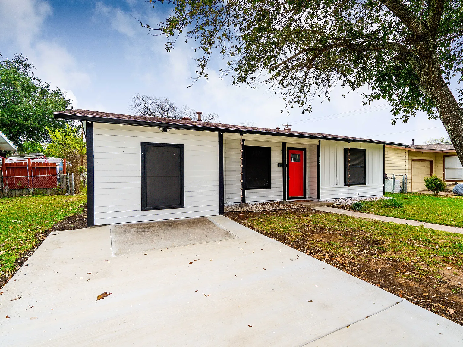 3 bed, 1400 sqft, $1,600 — Photo 2