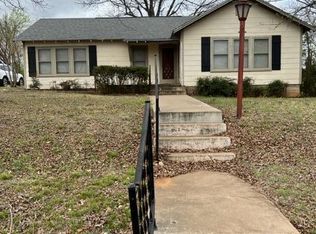 430 S Live Oak St, Mason, TX 76856