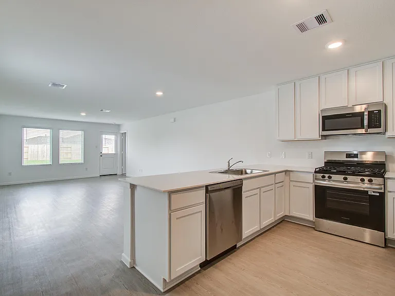 18054 Le Gotte Ln — Photo 10
