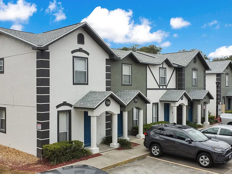 Village Park Townhomes | 2 & 3 Bedroom Apartments in Lady Lake, FL — Photo 2