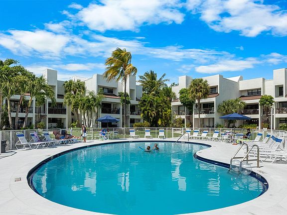 4th image of 601 W Ocean Dr APT 105D
