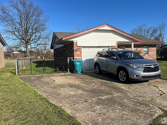 2nd image of 413 Green Valley Rd