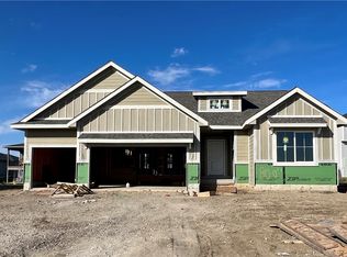 809 NE 21st St, Grimes, IA 50111