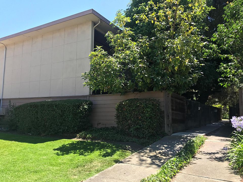 1st image of 748 Sutter Ave
