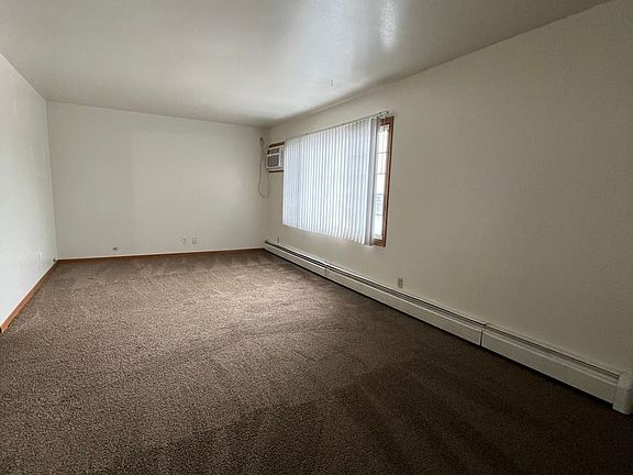 5th image of 3510 Evergreen Dr #8