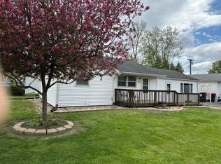 500 Sunset Dr, Le Roy, IL 61752