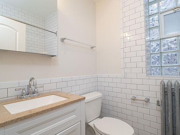 5th image of 7010 N Ashland Blvd #1