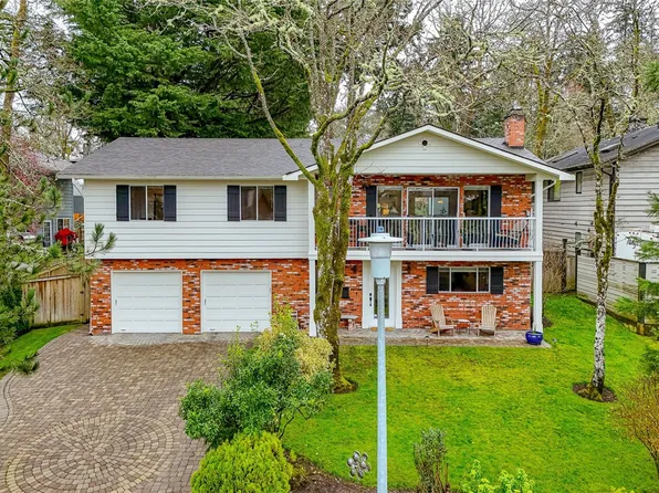 920 Woodhall Dr, Saanich, BC V8X 3L8