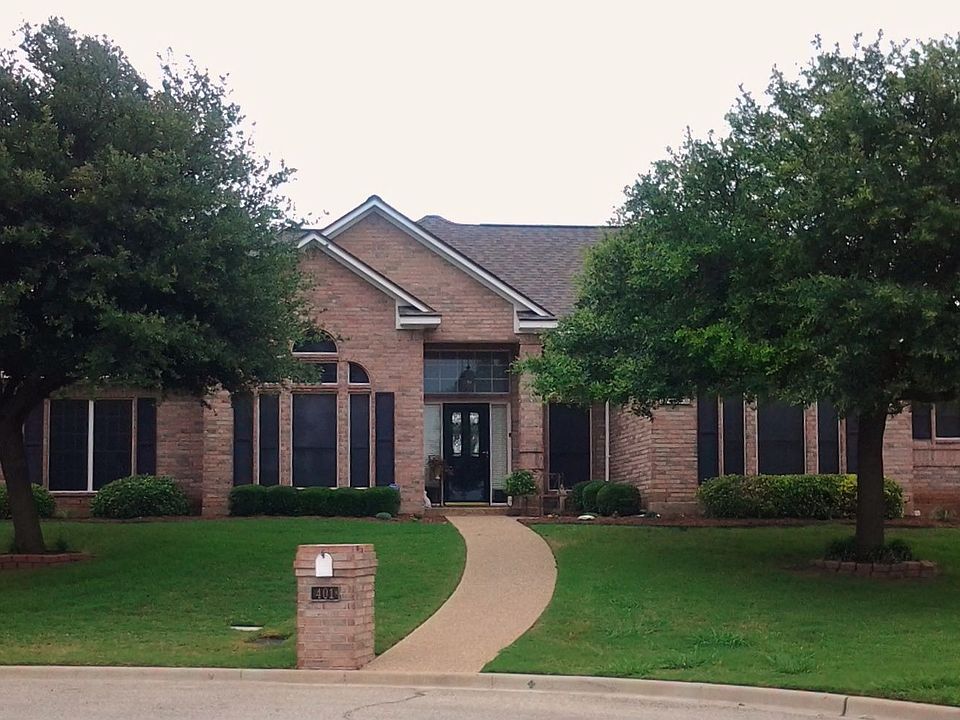 401 Gibraltar Ln Lorena TX
