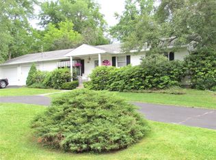 60 Wayside Ln, Apalachin, NY 13732