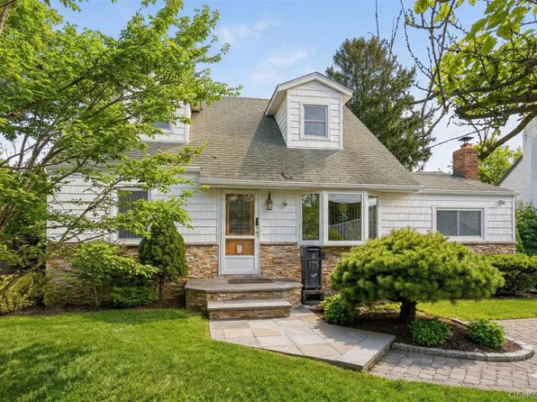 175 Van Buren Street, West Babylon, NY 11704