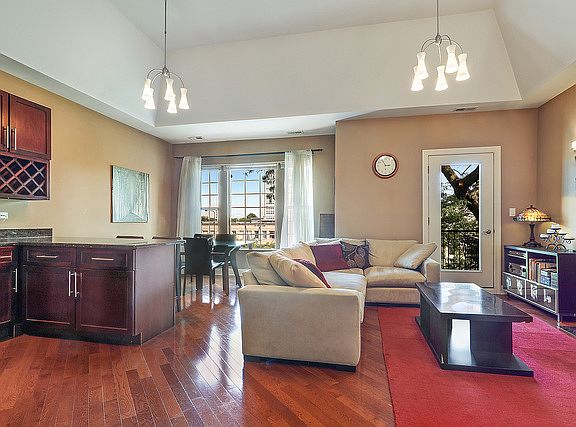 4th image of 3520 S King Dr APT 3