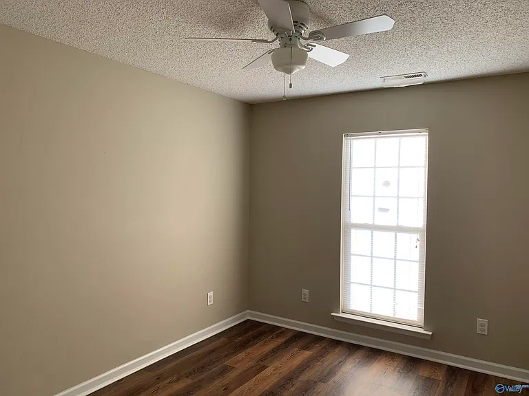 103 Liverpool Dr — Photo 6