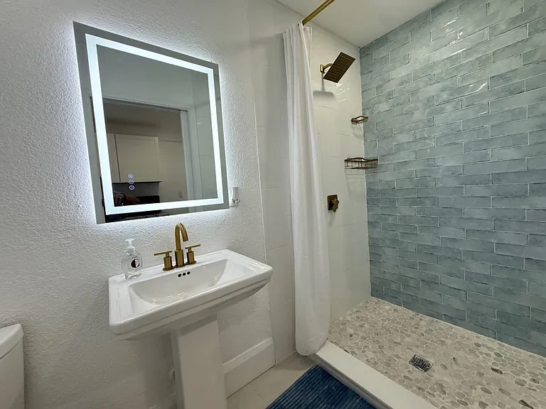 2131 1/2 King Ave #C — Photo 7