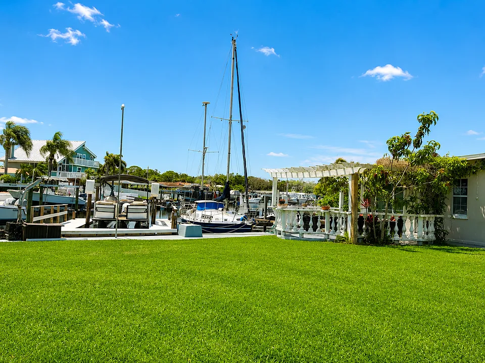 4452 Topsail Trl